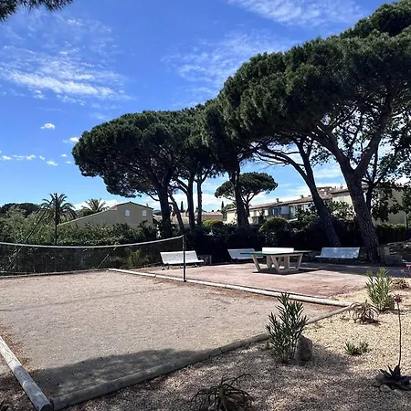 T2 Avec Piscine Et Vue Proche Plages - Fr-1-768-76 *